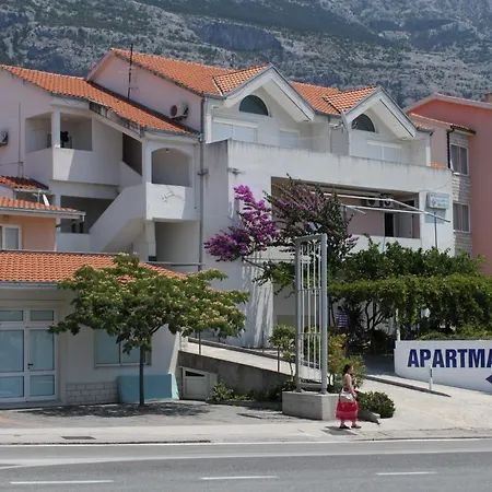With A Parking Space - 6693 * Makarska