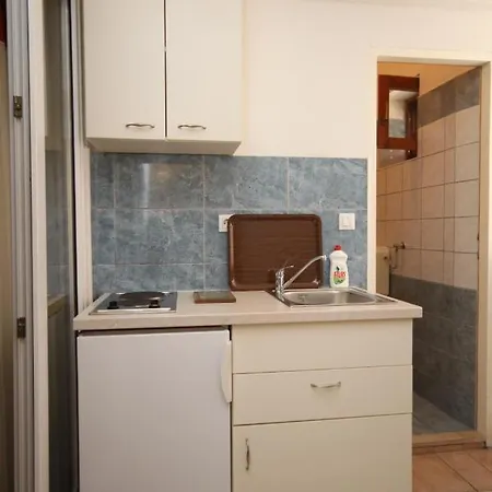 With A Parking Space - 6693 Makarska