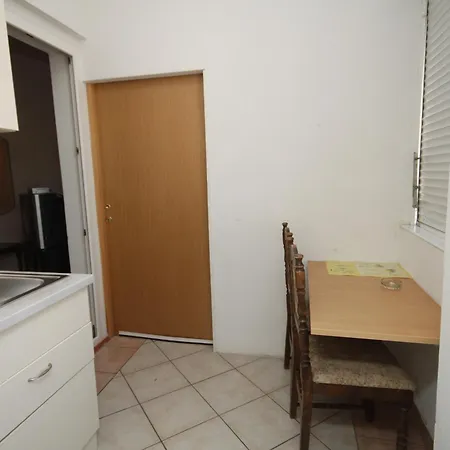 Appartamento With A Parking Space - 6693 Makarska