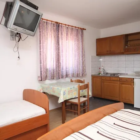 Appartement With Parking Space - 6693 *