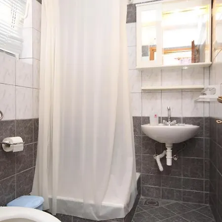 With Parking Space - 6693 Appartement Makarska